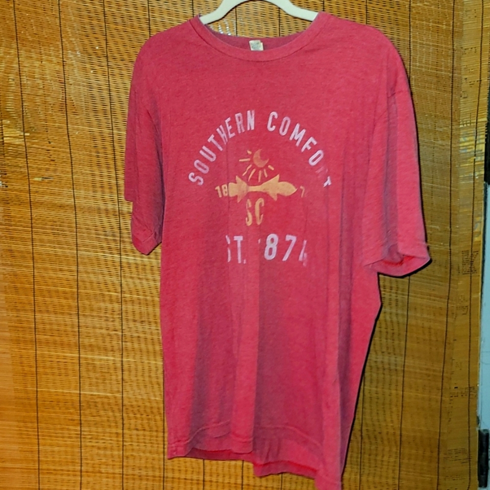 Vintage. Made in USA. SOUTHERN COMFORT. T shirt size Large.